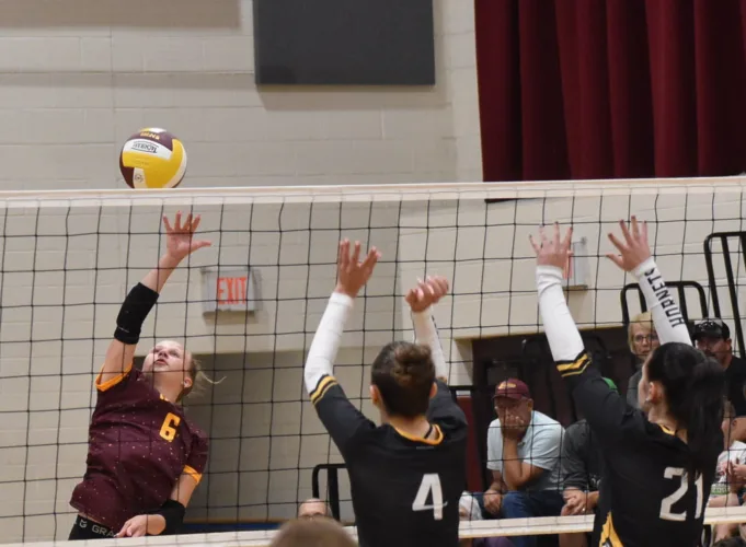 Clymer sweeps Hornets